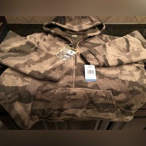 NWT, XL, Men’s Wooltimate Camo jacket. Hooded, pullover